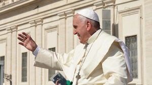 Premier Ukrainy rozmawiał w Watykanie z Franciszkiem. Wymienili się symbolicznymi prezentami