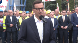 Impas w Trybunale Konstytucyjnym. Premier Mateusz Morawiecki znalazł rozwiązanie? Do trybunału trafił długo oczekiwany wniosek