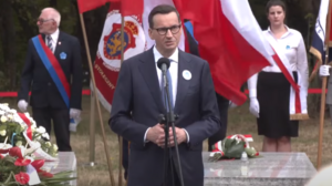 80. rocznica Rzezi Wołyńskiej. Premier Morawiecki mocno o ukraińskim ludobójstwie: "Nie będzie pojednania polsko-ukraińskiego do końca bez odszukania wszystkich szczątków ofiar"