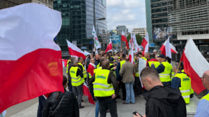 Protesty rolników w Brukseli. Domagają się sprawiedliwej konkurencji i wsparcia europejskich rynków. Są również przedstawiciele z Polski