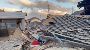 Silne trzęsieni ziemii w Japonii. Służby ostrzegają przed 5 metrowymi falami tsunami. Elektrownie jądrowe pozostały nienaruszone