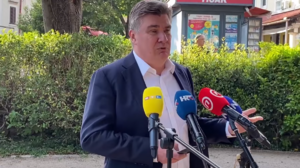 Prezydent Chorwacji sprzeciwia się ukraińskiemu pozdrowieniu. Przypomniał jego faszystkowskie korzenie. Milanović: "Niech wymyślą inne powitanie