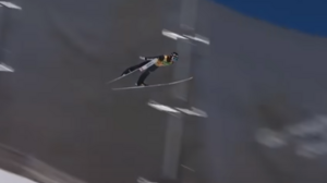 Red Bull pokazał FIS jak się organizuje skoki. Kosmiczny wyczyn japońskiego skoczka narciarskiego! Kobayashi przekroczył granice zdrowego rozsądku [+WIDEO]