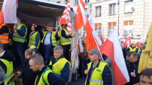 Na propozycję Hołowni rolnicy zareagowali śmiechem i buczeniem. "Rozmowa bez żadnych konkretów"