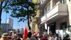 Demonstracja ruchu Antywojennego przed Ambasadą Ukrainy w Warszawie