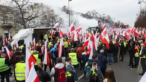 Najnowszy sondaż IBRiS. Czy Polacy popierają protesty rolników? Duma: "Poparcie jest formą zamanifestowania krytycznego stosunku do Zielonego Ładu"