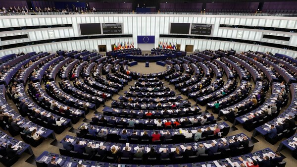 Zmiana unijnych traktatów. Parlament Europejski przyjął rezolucję