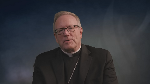 Bp Barron: Moje pokolenie ma ogłupiony katolicyzm. Zbanalizowana wersja katolicyzmu nie znajdzie uznania u młodych