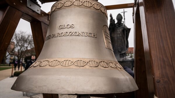 Papież poświęci dzwon wyprodukowany w Polsce. "Głos Nienarodzonych" powędruje do Afryki