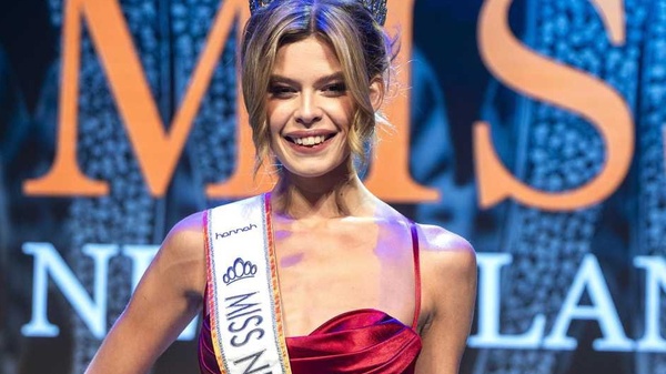 Transpłciowa modelka Rikkie Valerie Kollé zostaje Miss Holandii