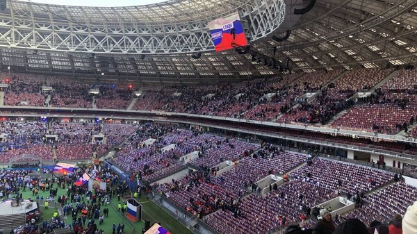 Niska frekwencja na rosyjskich stadionach. Winą obarcza się wojnę i system fan ID