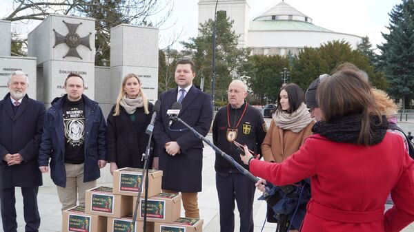 Do Sejmu trafiły podpisy w sprawie zmiany daty Dnia Ojca. "Inicjatywa ma duże poparcie społeczne"