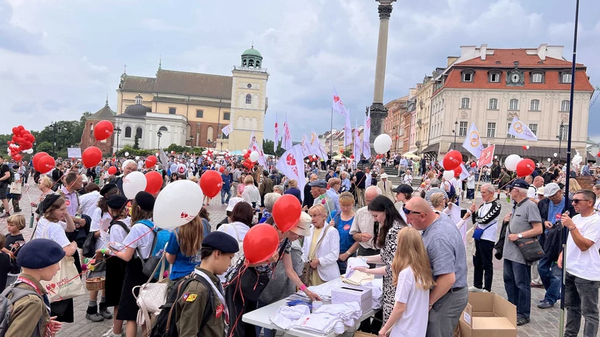 Tłumy na corocznym Narodowym Marszu dla Życia i Rodziny