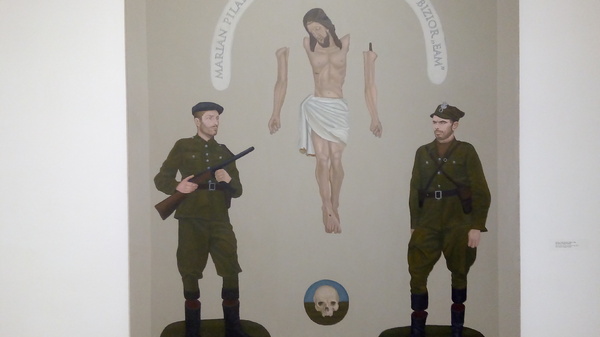 W Zachęcie obrazy gloryfikujące Żołnierzy Wyklętych i krytykujące zbrodniczy niemiecki imperializm. Lewica wściekła