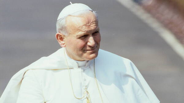 30 lat temu Jan Paweł II ogłosił List do Rodzin "Gratissimam sane". Papież podkreślał znaczenie zasady pierwszeństwa wychowawczego rodziców i ochrony małżeństwa