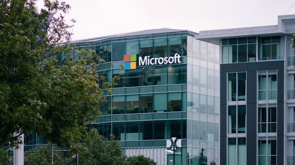 Inwestycja Microsoft w Polsce. Kolejny etap rozwoju Polskiej Doliny Krzemowej. Morawiecki: "Ta inwestycja to podkreślenie zaufania dla Polski i dla polskiego rządu"