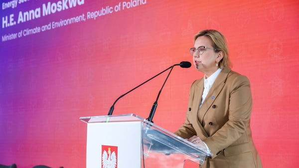 Bezpieczeństwo energetyczne po 2023 roku - osiągnięcie gotowości na zimę w niespokojnych czasach. Minister Klimatu i Środowiska Anna Moskwa: "Już w tym roku rozpocznie się budowa pierwszej farmy wiatrowej na morzu"