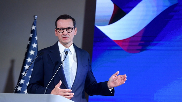 Transformacja energetyczna w Polsce. Premier podpisał dokumenty ze Stanami Zjednoczonymi. Morawiecki: "Podpisałem umowę o budowie pierwszej polskiej elektrowni atomowej"