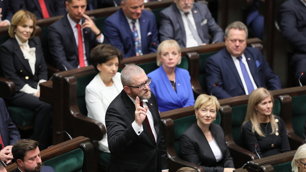 Ślubowanie w polskim Sejmie. Zobacz kto złożył przysięgę na Boga. Jest jedno spore zaskoczenie [WIDEO]