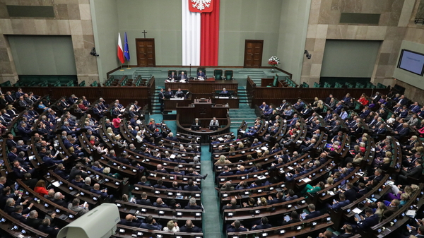 Sejm wybrał nowych członków Krajowej Rady Sądownictwa. W stacji TVN doszło do niezwykłego "cudu". Bardzo szybko "paskowy" zmienił dotychczasową narrację liberalno-lewicowych mediów [WIDEO]