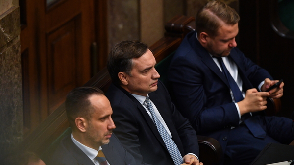 Parlament Europejski rozpoczyna dyskusję na temat zmian w traktatach unijnych. Minister Sprawiedliwości skrytykował plany Brukseli. Ziobro: "Jest to w istocie zamach na suwerenność Polski, który zmierza do likwidacji państwa polskiego"