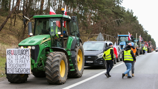 Protesty rolników w Polsce. Setki blokad w głównych miastach wojewódzkich. "Organizujemy wam dzień wolny od pracy"