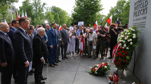 Muzeum II Wojny Światowej. Protesty w Gdańsku i Warszawie przeciwko usuwaniu bohaterów. Kaczyński: "Rządzący prowadzą wojnę z symbolami Polaków"