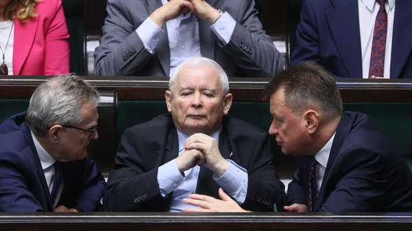 Kulisy tajnego posiedzenia Sejmu. Kaczyński przekonał swoich posłów? Jaskólski: "Mieliśmy do czynienia z atmosferą konsternacji.
