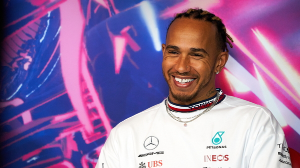 Historyczny transfer w Formule 1. Hamilton odchodzi do największego rywala. Tyle zarobi w Ferrari wielokrotny mistrz świata