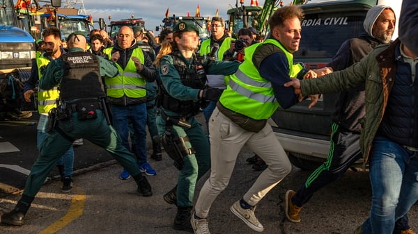 Protesty rolników w Madrycie. Stolica Hiszpanii oblężona przez traktory. Żądają od Brukseli ustępstw w sprawie polityki klimatycznej