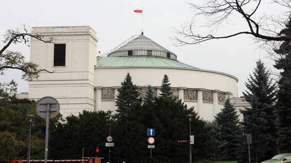 Sejm zajmie się ustawą o Trybunale Konstytucyjnym. Koalicja rządząca chce przejąć kontrolę nad całym państwem. Prezydent Andrzej Duda ma wątpliwości