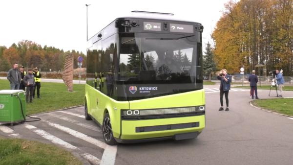 Katowice otwierają się na innowacje. Bus bez kierowcy przyszłością transportu miejskiego? Trwają pierwsze testy nowoczesnego pojazdu