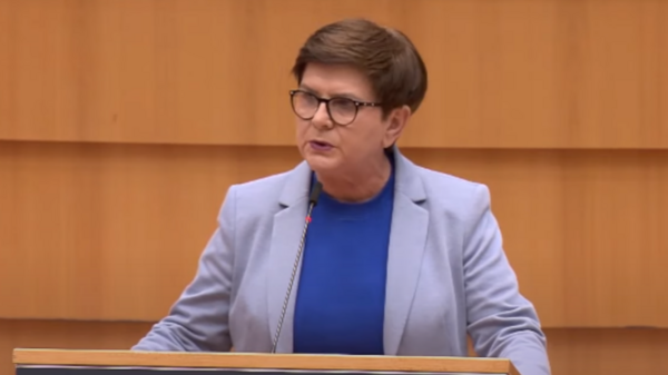 Urzędnicy z Unii Europejskiej chcą zafundować Europie kolejny kryzy migracyjny? Szwedzi forsują niebezpieczny pakiet solidarnościowy. Szydło: "Naprawdę - to nie jest absurdalny żart"