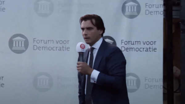 Lider holenderskiej konserwatywnej partii Forum dla Demokracji został napadnięty. Premier Rutte wstawił się za przeciwnikiem politycznym. Thierry Baudet przedstawia antyukraińską politykę