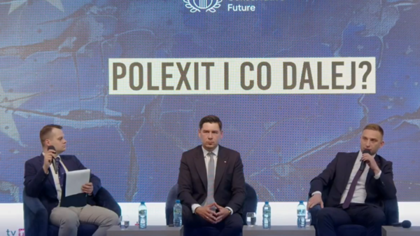 Konferencja "Czy to koniec Europy jaką znamy?". Czy Polska powinna wyjść z Unii Europejskiej? Zobacz wypowiedzi konserwatywnych polityków