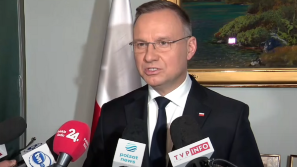 Konsultacje z prezydentem Andrzejem Dudą. Prawo i Sprawiedliwość oraz Konfederacja ujawniły kto pójdzie na spotkanie. Polski przywódca stoi przed ważnym wyborem