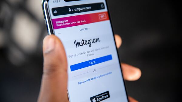 Instagram ocenzurował profil młodej kobiety. Moderacja uznała detranzycję za nieodpowiednią treść. "Meta ma całkowitą rację, twierdząc, że moja biografia opisuje coś brutalnego"