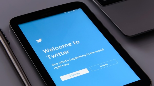 Twitter wprowadza tymczasowe limity odczytywania postów w odpowiedzi na zbieranie danych