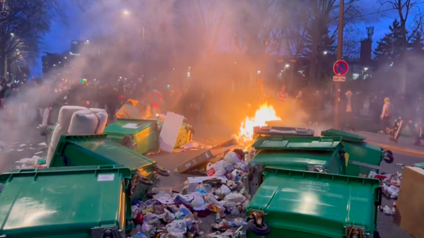 Paryż w ogniu, protesty we Francji nie milkną