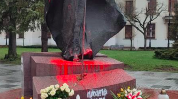 Pomnik Jana Pawła II w Łodzi zniszczony – trwają poszukiwania sprawcy