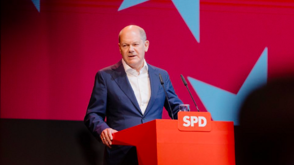 Kanclerz Olaf Scholz oskarżony o "podżeganie do wojny" na Festiwalu SPD