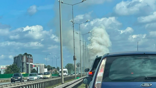 Pożar autokaru z dziećmi na trasie S8 w Starych Babicach