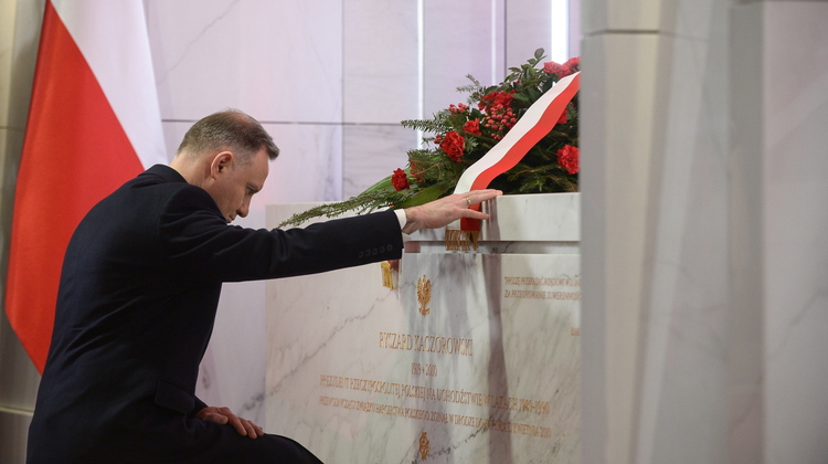 Prezydent Andrzej Duda przy grobie ostatniego Prezydenta RP na uchodźstwie śp. Ryszarda Kaczorowskiego