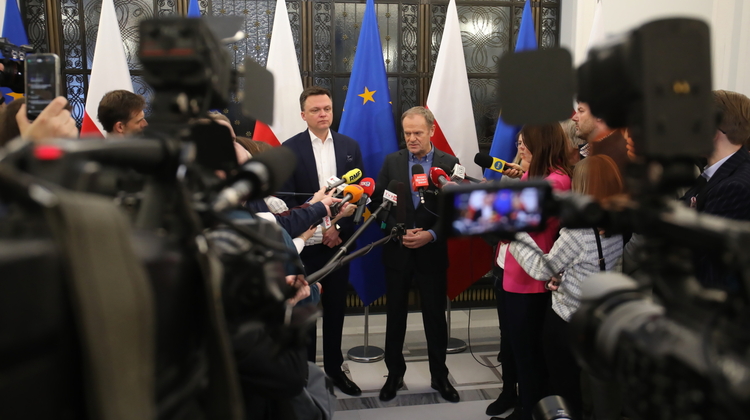 Marszałek Sejmu Szymon Hołownia i szef PO Donald Tusk
