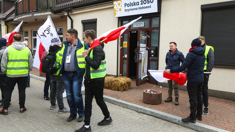 Protest rolników pod biurem Marszałka Sejmu Szymona Hołowni w Białymstoku