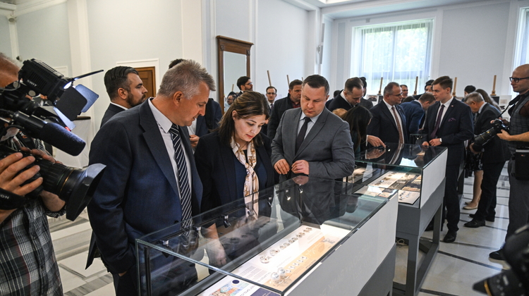 Otwarcie wystawy "100 - lecie wprowadzenia złotego" w Sejmie