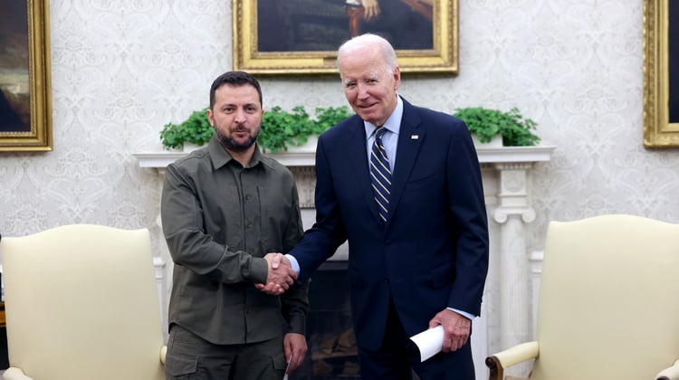 Prezydent Ukrainy Wołodymyr Zełenski i USA Joe Biden