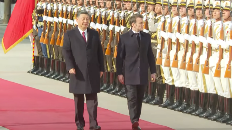 Prezydent Chin Xi Jinping i Francji Emmanuel Macron