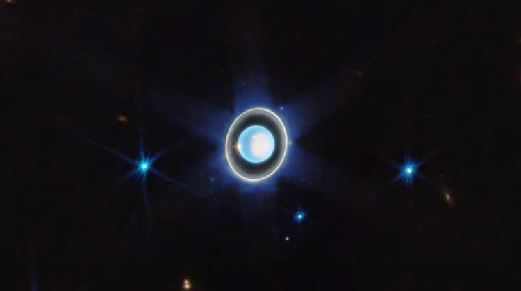 Zdjęcie Uranu wykonane przez teleskop Jamesa Webba