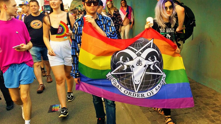 Sataniści na Paradzie Równości 2022